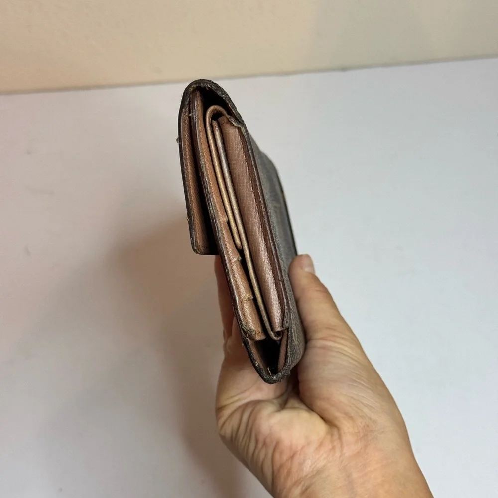 Louis Vuitton Monogram Sarah Wallet